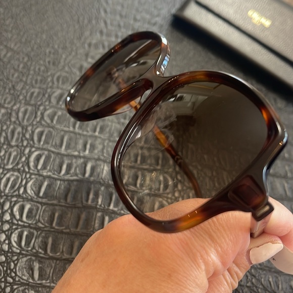 Celine CL40172U #0330 Color 52F 
Gradient Acetate Butterfly Sunglasses
Square - Picture 8 of 9